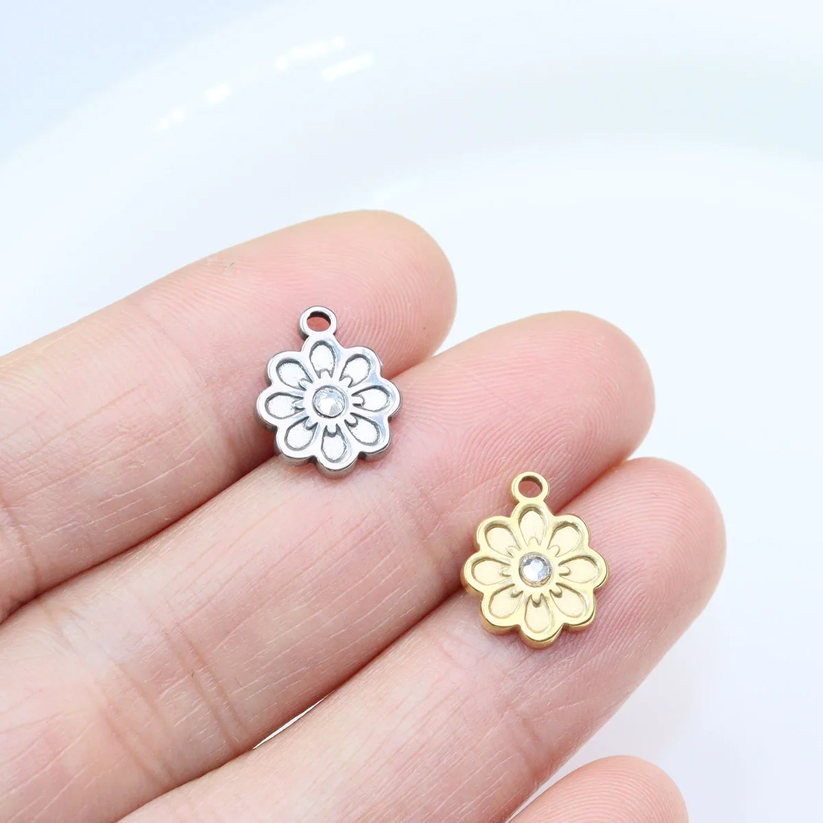 5pcs Wholesale High Quality Stainless Steel Vacuum Plated Flower Charms Pendant DIY Necklace Earrings Bracelets Unfading