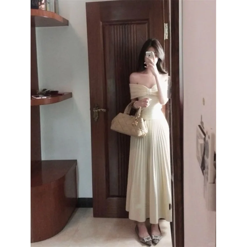 

Women's French Elegant Gentle Style Off Shoulder Short Sleeve Knitted T shirt Slim Fit Pure Desire Top