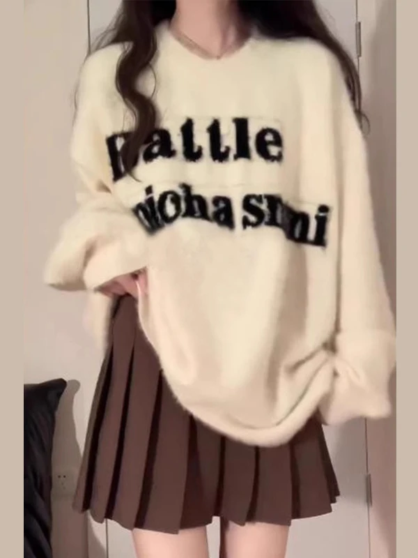 เสื้อสเวตเตอร์สีขาวนุ่มสบายสำหรับผู้หญิง ฤดูใบไม้ร่วง ฤดูหนาว สไตล์เกาหลี ดีไซน์หรูหรา ทรงหลวม แขนยาว คอกลม