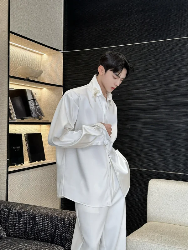 

Spring Summer 2026 Men's Long Sve irt Pearl Chain Design Satin Flip Collar Ele Faionable Office Ciwalk Beach Par