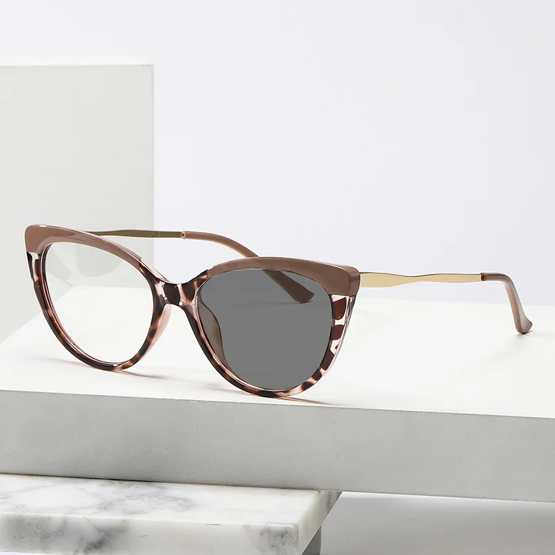 Anti Blue Light Glasses Women Vintage Cat Eye Frame Photochromic Lenses Transparent Computer Glasses Color Change Sunglasses
