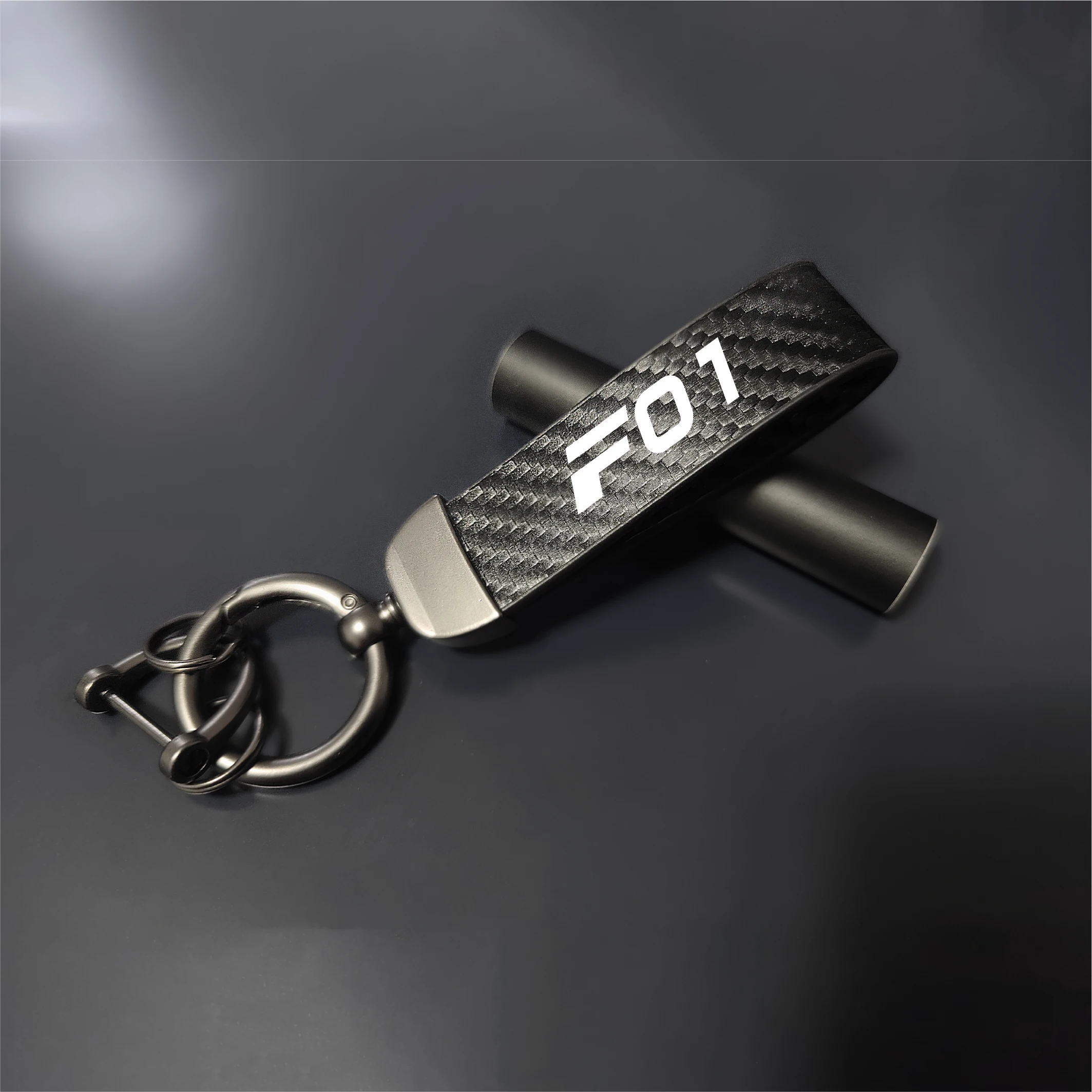 

1pc Carbon Fiber Car Keychain Leather Zinc Alloy Keyfob For F01 F02 F07 F10 F11 F12 F13 F15 F16 F17 F18 F20 F24 F25 Accessories