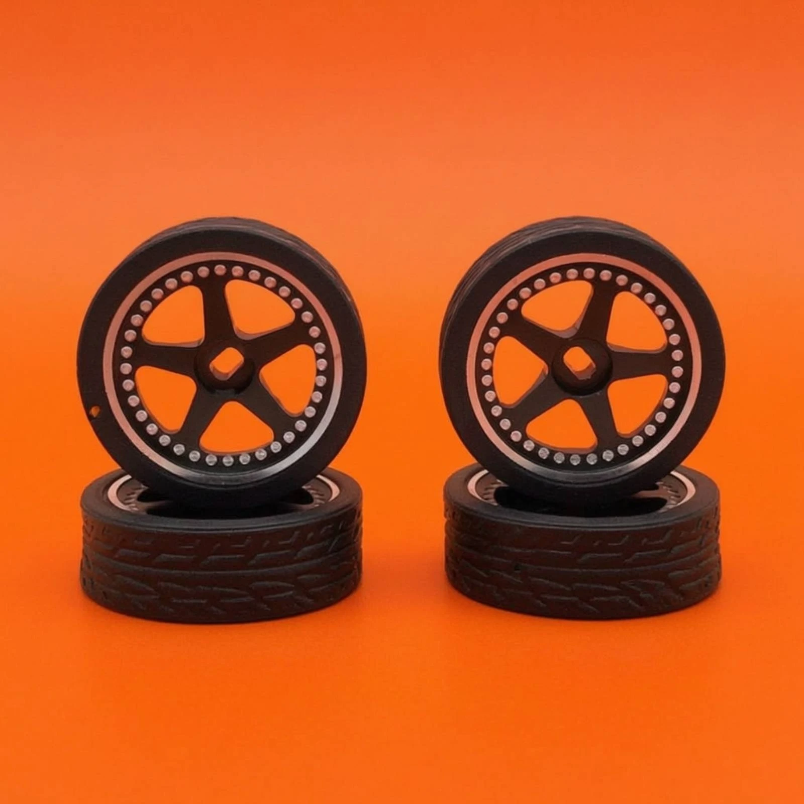 RC Car Wheels and Tires Five-Spoke RC Car Wheels with Rubber Tires Wheel and Tire Set Long-Lasting for Hobbyists