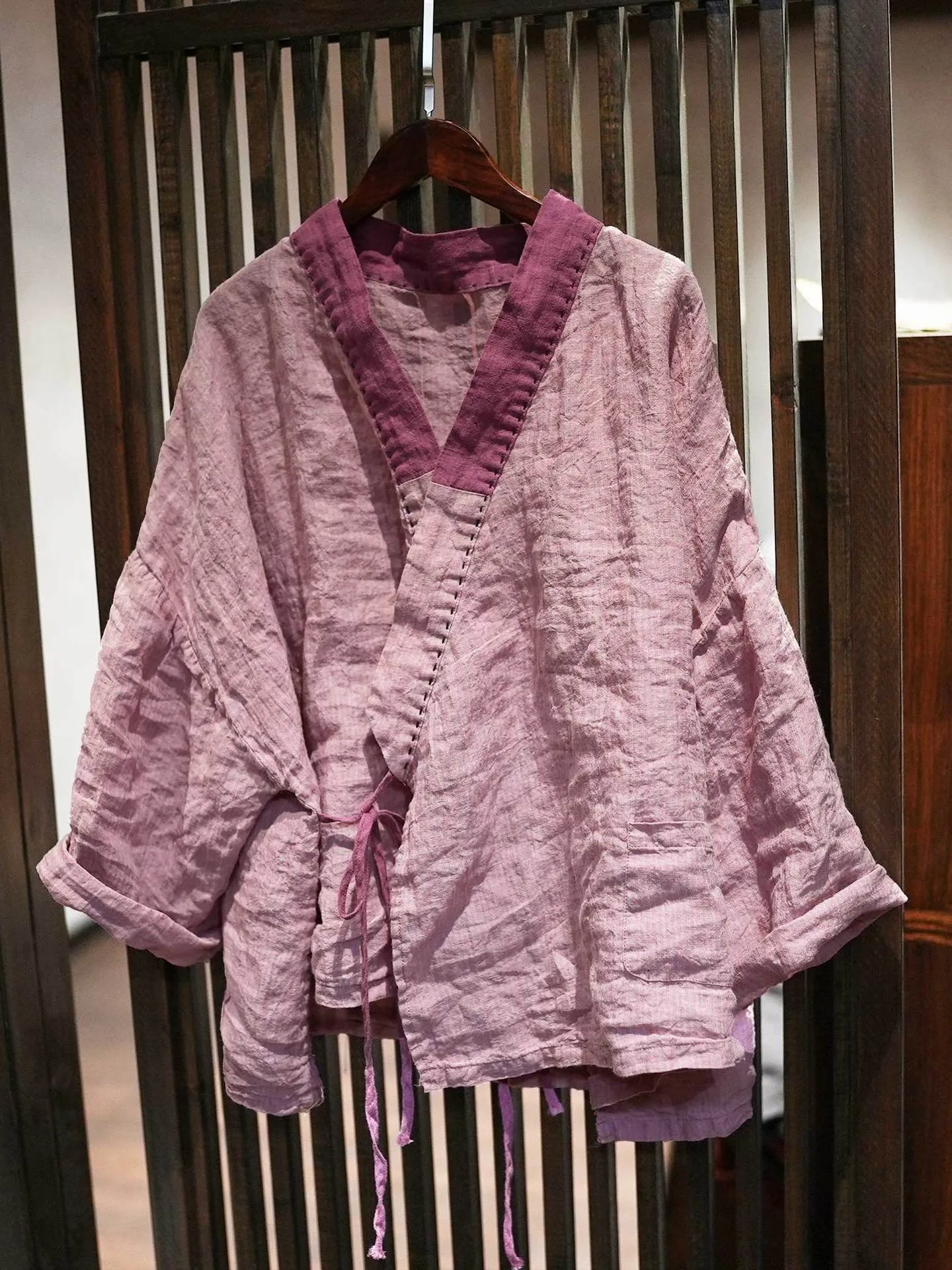 

Original Design High Quality Linen V-Neck Loose Fit Striped Top Chinese Style Breathable Long Sleeve Women's Fashion Outerwear