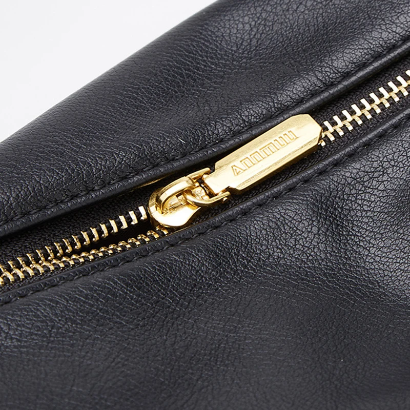 حقيبة كتف كروس نسائية جديدة لعام 2025 حقيبة حمل غير رسمية حقيبة يد عصرية وبسيطة ذات سعة كبيرة حقيبة يد على شكل وسادة كلاسيكية