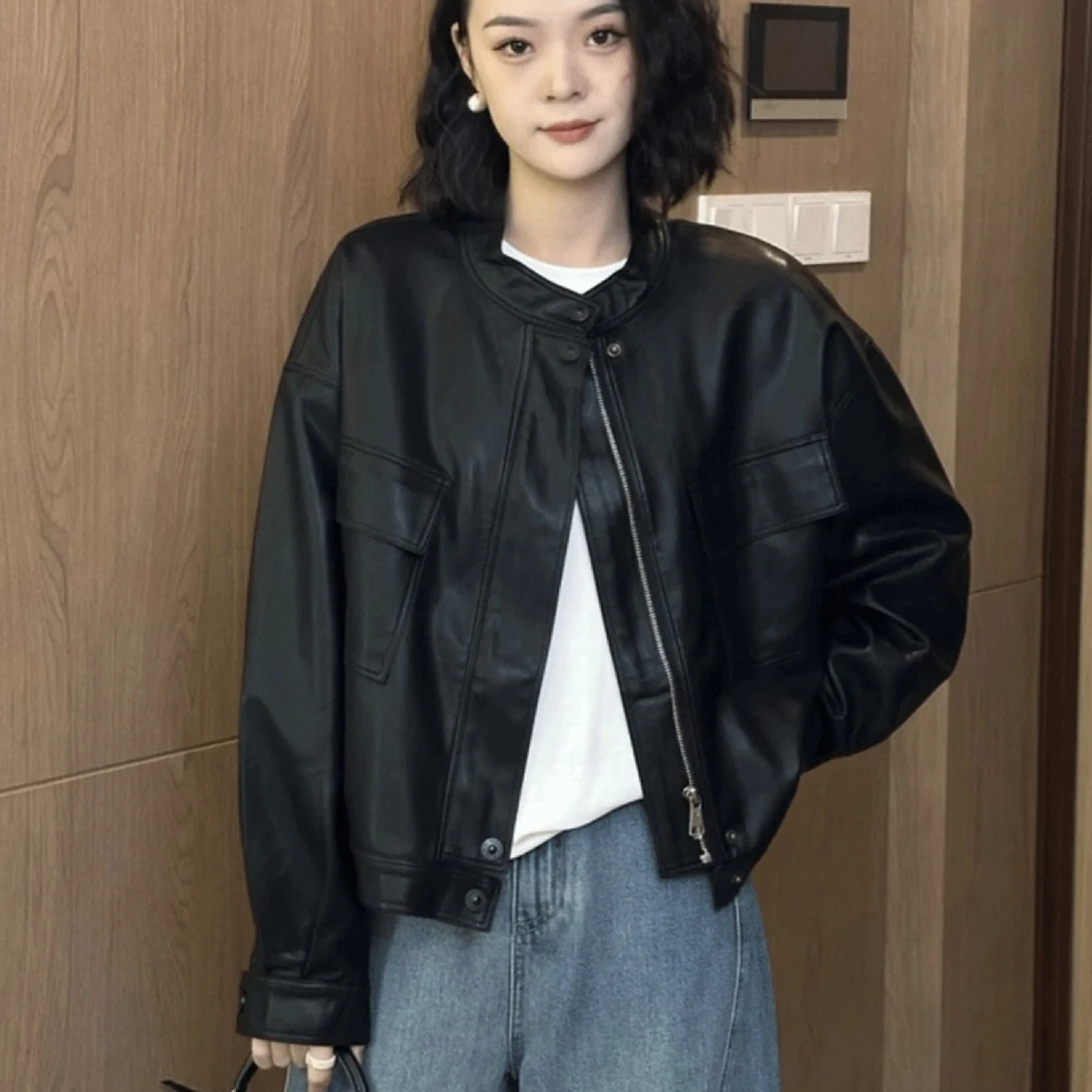 女性用ショートレザージャケット、秋冬新作、ゆったりとしたPUコート、多用途でスタイリッシュなカジュアル、ラウンドネック、長袖、無地