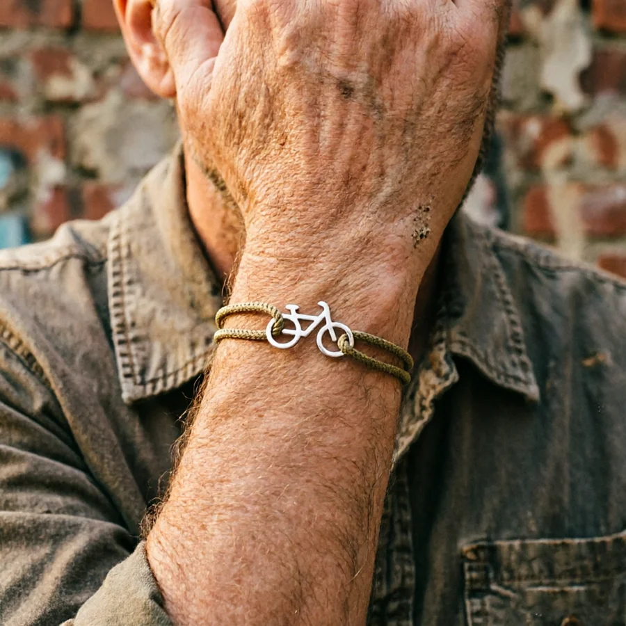 Personalisiertes Sport-Edelstahl-Fahrradarmband für Männer und Frauen, schwarz-rotes Fahrrad-Charm-Armband, Schmuck – Detail 11