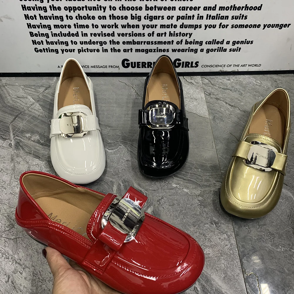 Fashion Women Loafers Plus Size Casual Women Shoes Slip On Female Flat Shoes Designer Women Mullers Patent Leather Shoes