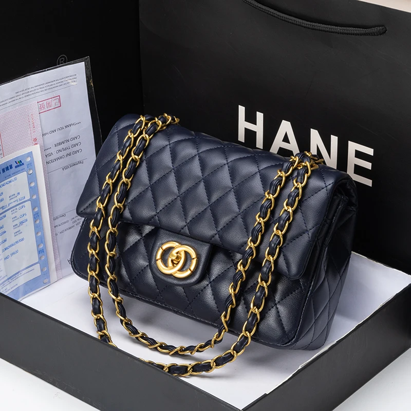 

2026 Новая элегантная классическая женская модная сумка через плечо в стиле ретро на одно плечо, маленькая квадратная сумка, простая женская сумка через плечо с цепочкой