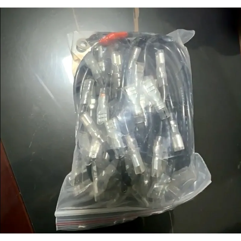 

Разъем-клемма D-образный пружинный 6,3 мм для аккумуляторных клемм 4-6 кв.мм, для автомобильной проводки