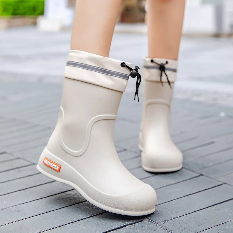 2027Women's Short Fleece Lined Rain Boots Fashionable Adult Kitchen Wear Waterproof Work Slip Resistant Outdoor Casual PVC Shoes