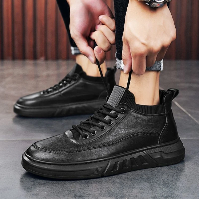 

Men's Winter 2025 Thickened Leather Boots Warmth Insulated Boots with Built in Heel Lift Wear Resistant Anti Slip for Outdoor