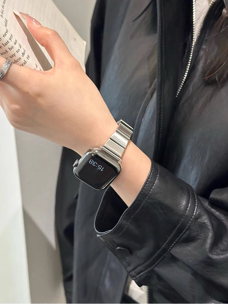 Cinturino in acciaio inossidabile di lusso per iWatch Ultra 10 9 8 7 SE 6 5 4 cinturino in metallo sottile per Apple Watch 38mm 40 41 42mm 44 45 46mm 49mm