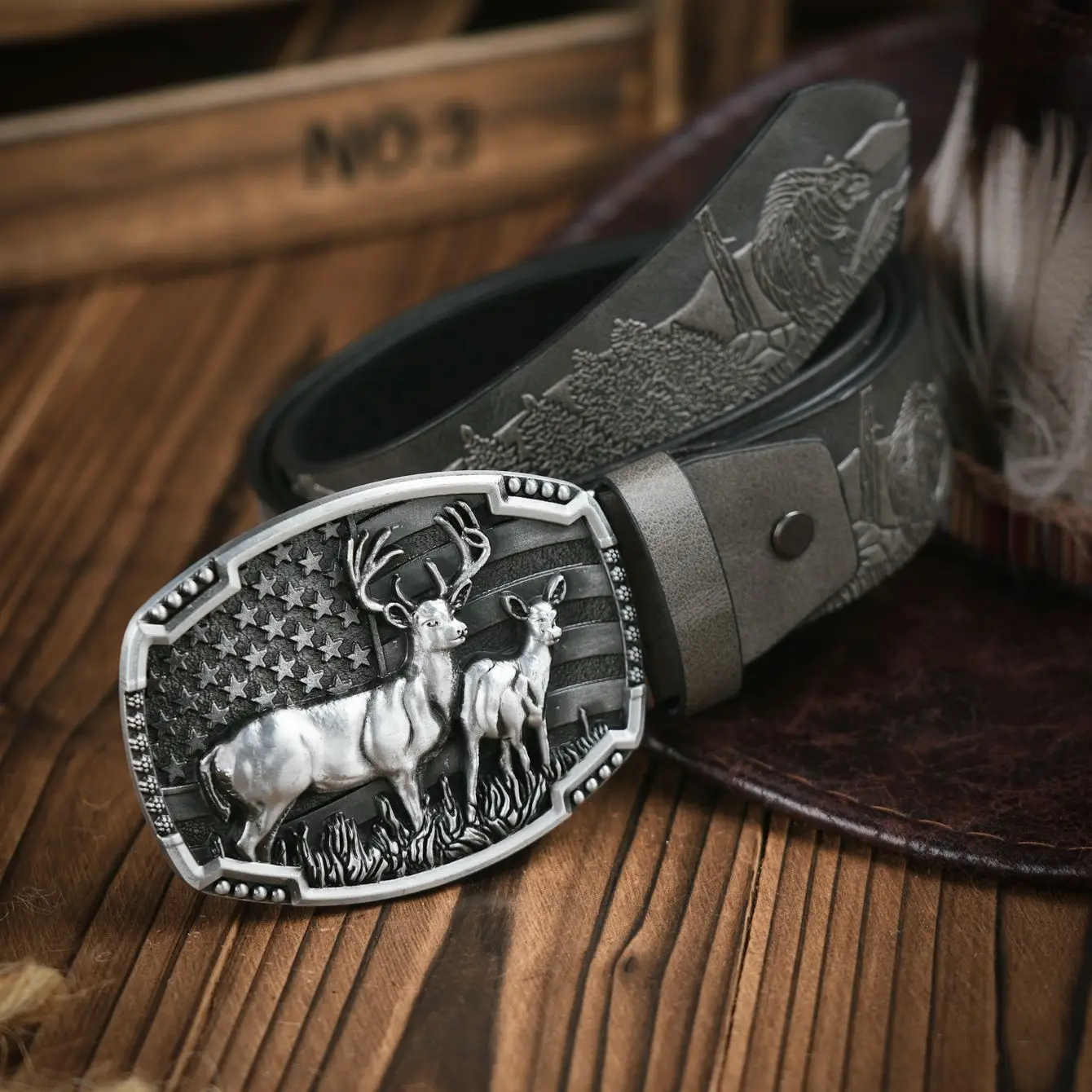 A men\'s and women\'s casual retro belt Western style! PU leather belt with metal buckle, suitable for daily work wear