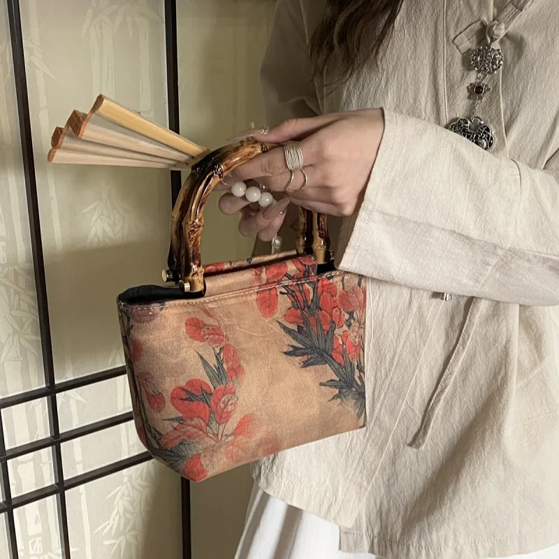 

-Border Xiangyun Yarn Wooden Handle Ring Bucket Bag New Cheongsam Hanfu Mid-Ancient Clutch Texture PortableE18