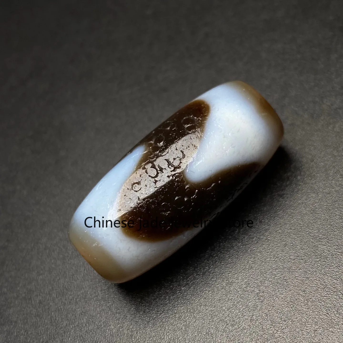 Rare Tibetan Buddhism Agate Tiger Tooth Dzi Bead Amulet Necklace Pendant G5116