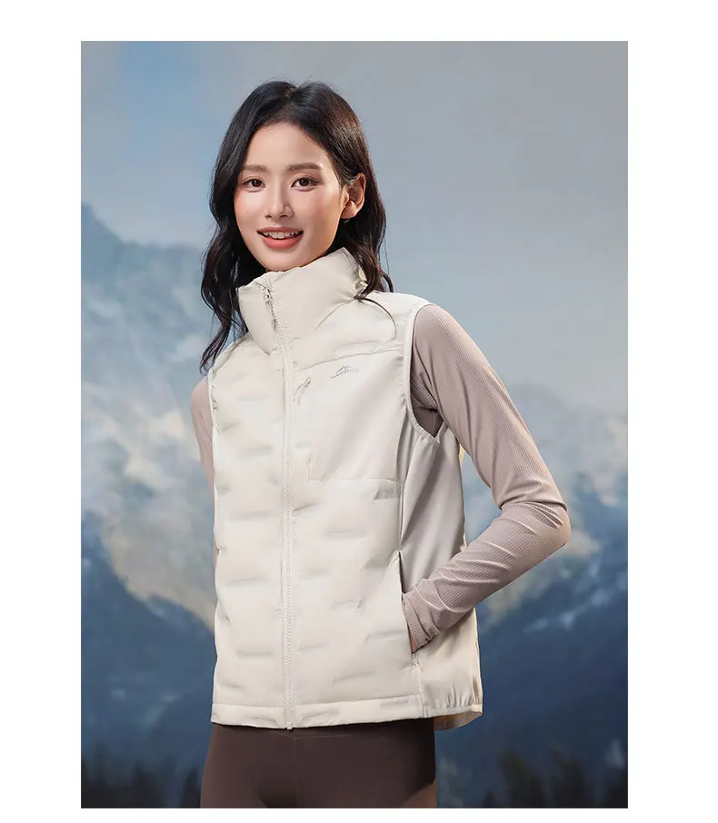 سترة خفيفة للغاية 2025. هذه المنتفخة العصرية والمقصوصة مع الياقة الواقفة هي قطعتك الذهاب لطبقات أنيقة ودافئة.