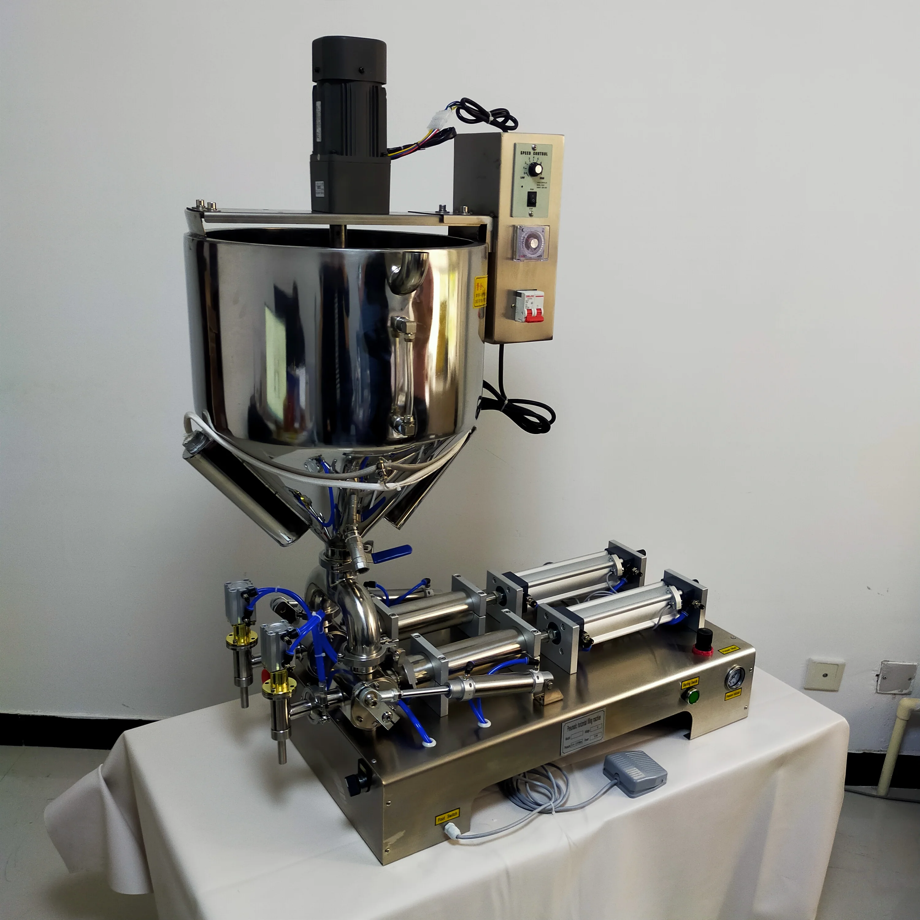 Picture 3: Automatic Packaging Filling Machine Pneumatic Quantitative Paste Liquid Filling Machine Double Head