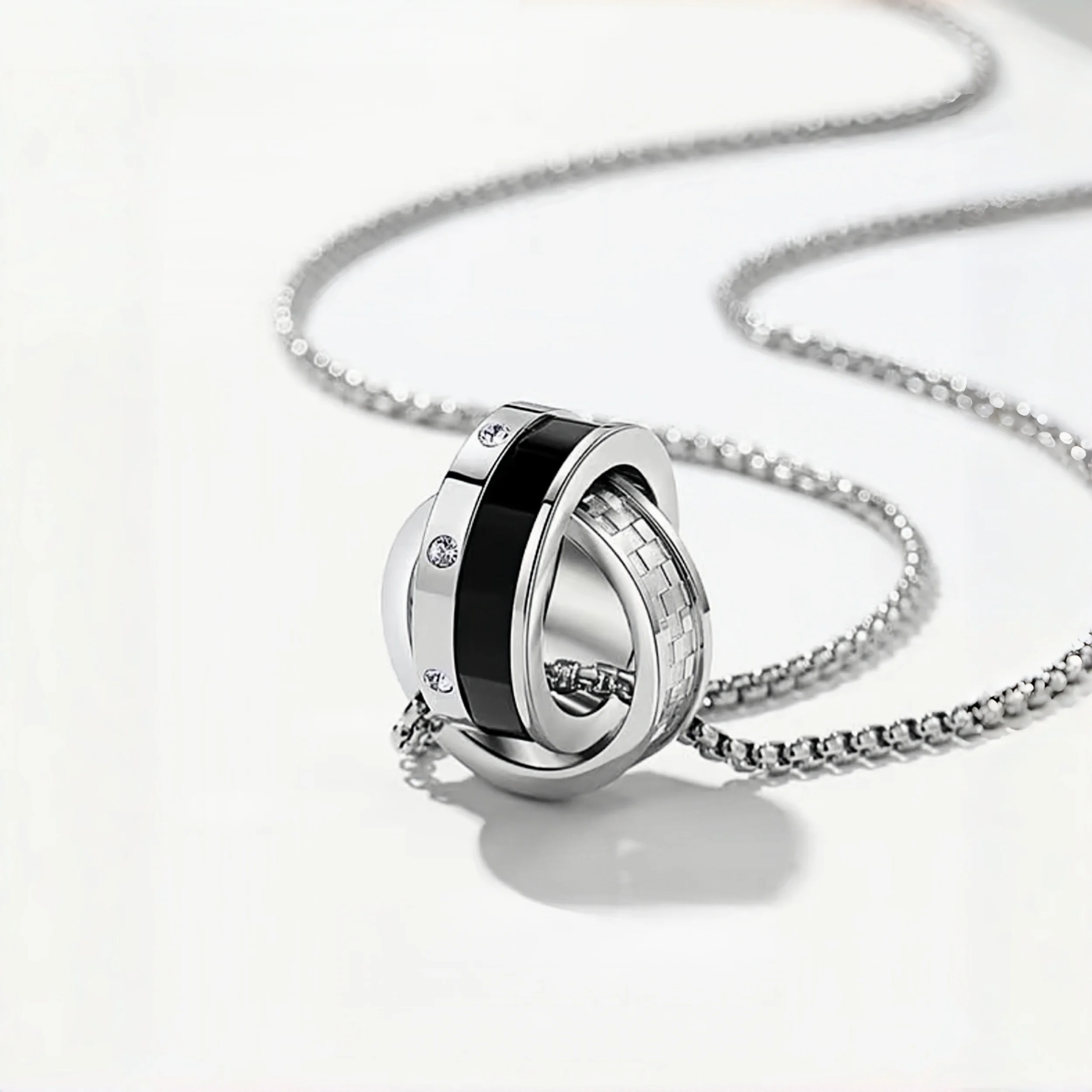 Retro-Doppelring-Anhänger-Halskette für Damen und Herren, luxuriöser Titanstahl, nicht verblassend, Pulloverkette, Hip-Hop-Paarschmuck, Kpop-Geschenk – Detail 11