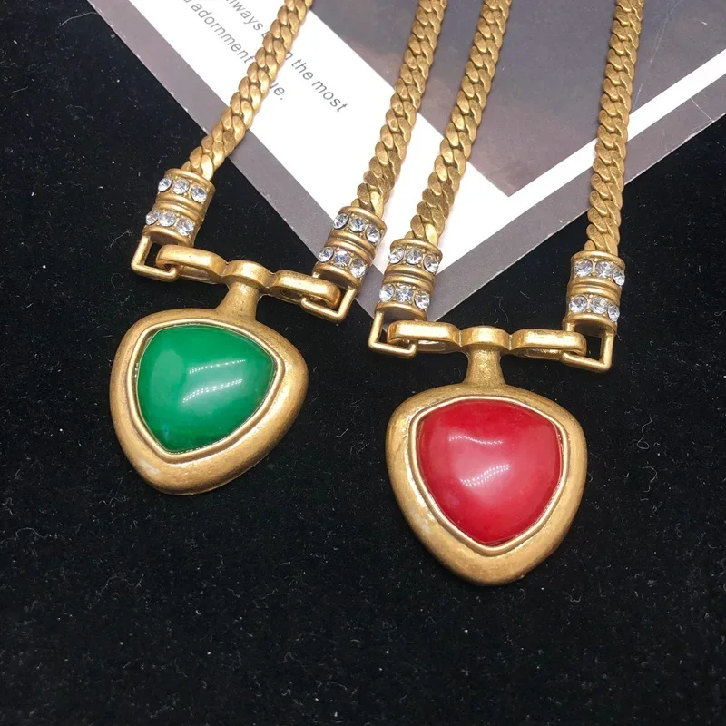 French niche electric golden plated court style heart-shaped red green gem stone necklace luxury delicate female accessories