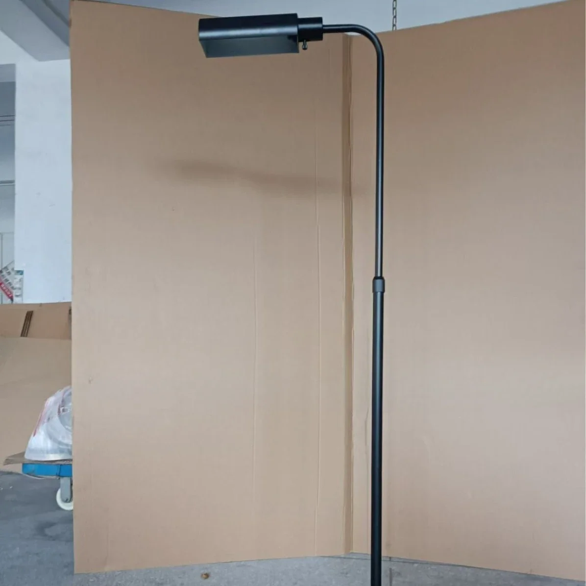 Modern designer personalized luxury floor lamp living room dining room model room floor