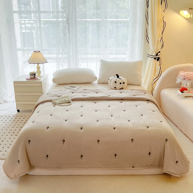 Embroidered, washed cotton, summer quilt, air-conditioned, skin friendly, breathable, machine washable bedding