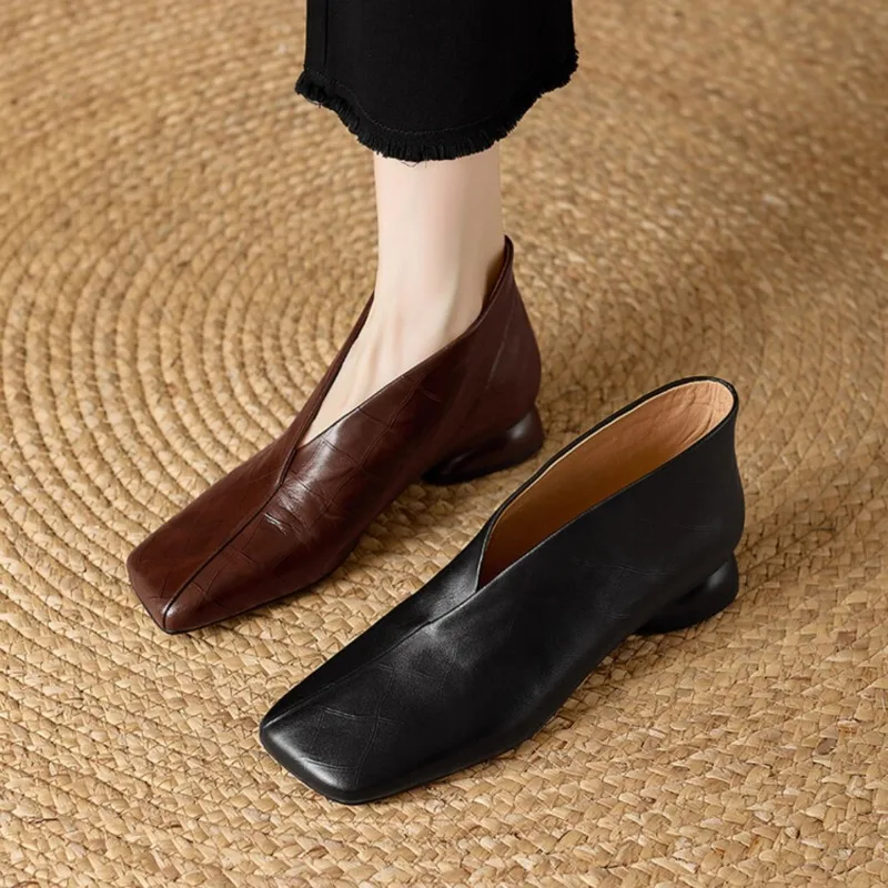 Französische Vintage-Schuhe mit weicher Sohle und quadratischer Zehenpartie und tiefem Mund, neue bequeme Frühlings- und Herbst-Damenschuhe mit niedrigem Absatz