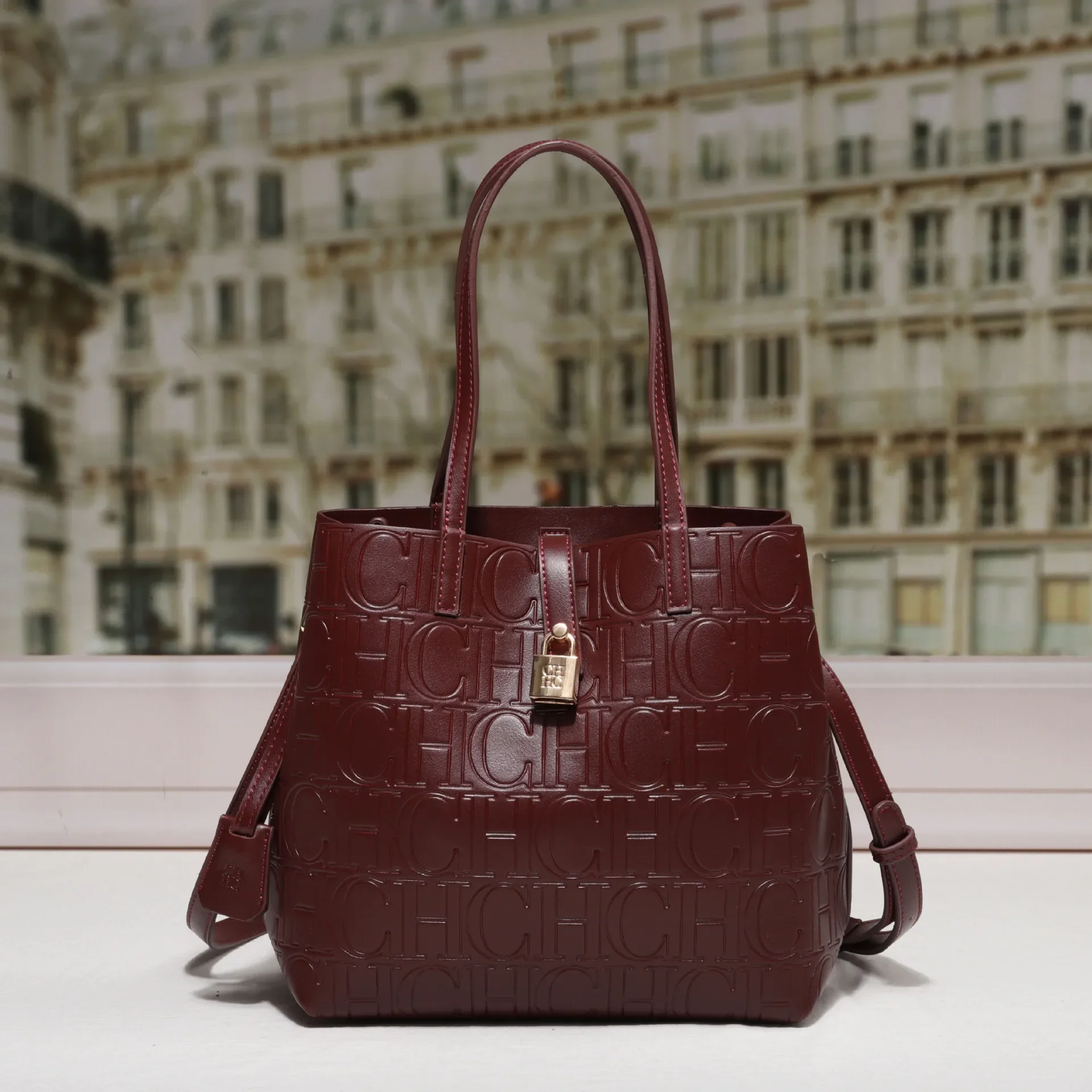 

2025 Popular Elegant Ladies Crossbody Bag Genuine Leather Handbag By Luxury Brand For Travel And Shopping