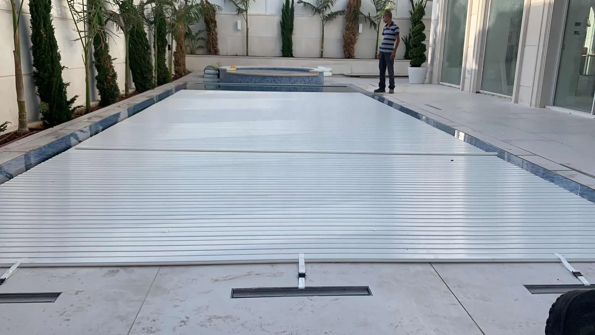 Gold supplier Pool equipment cover  PC slats solar pool cover for  above ground and inground pool