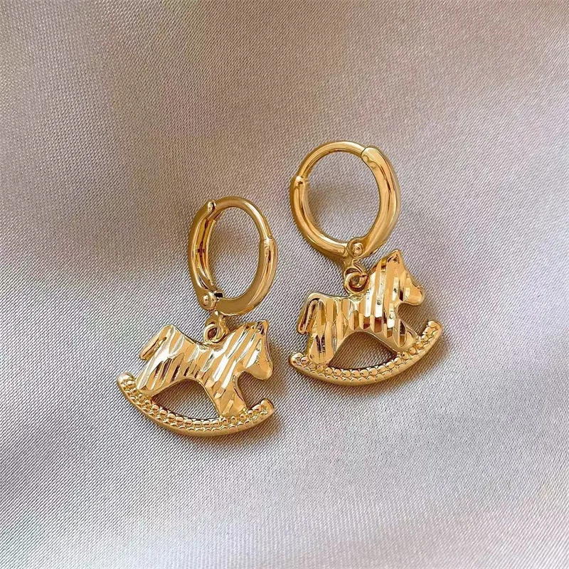 

Creative Cute Animal Horse Hoop Earrings for Women Chinese New Year Zodiac Horse Temperament Earring Good Luck Wealth Jewelry