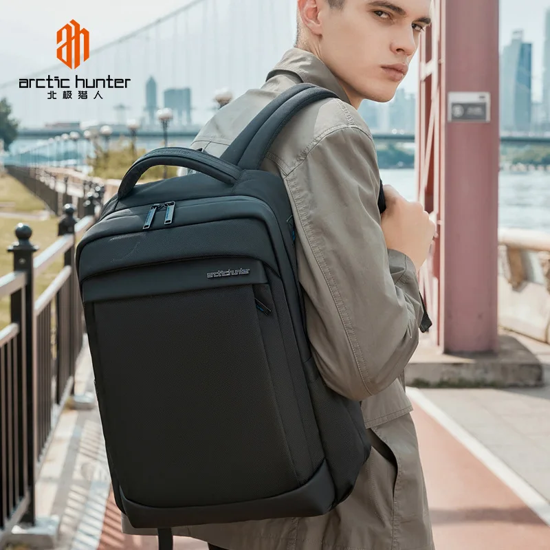 Men's lightweight and large capacity travel computer backpack with backpack