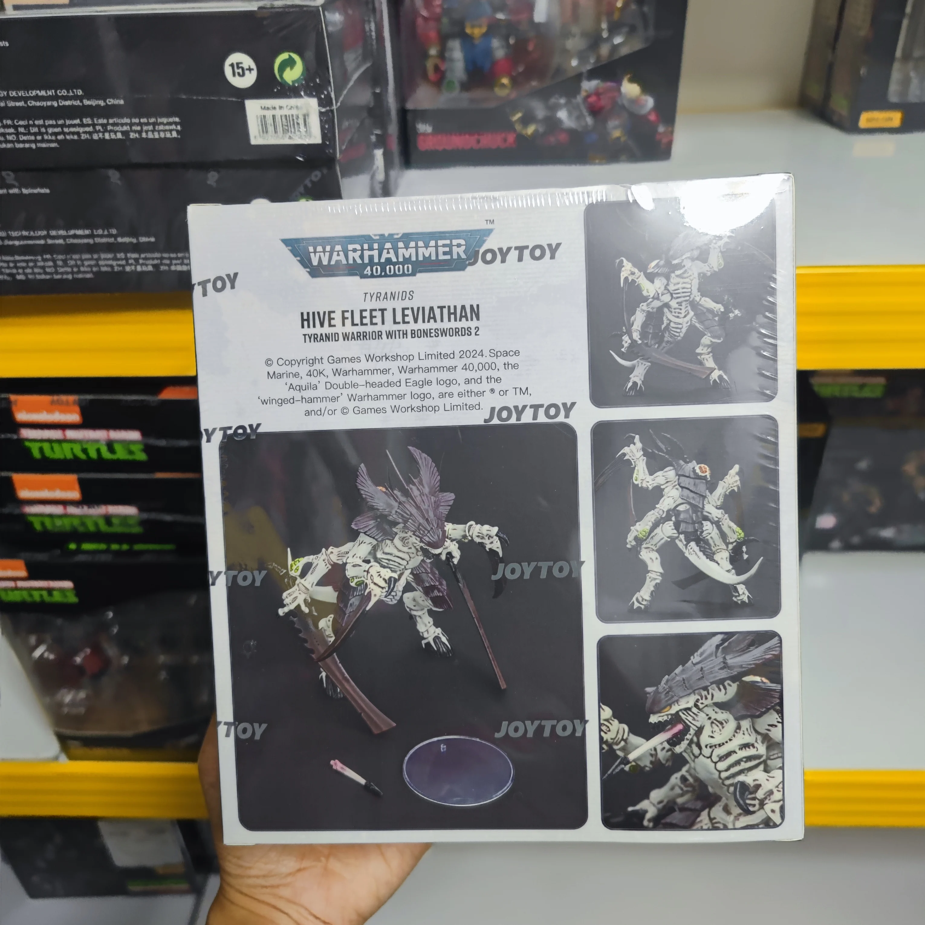 

【JOYTOY】Warhammer 40K Tyranids Hive Fleet Leviathan Tyranid Warrior with Boneswords 2 anime figure 1/18 Action Figure Toys