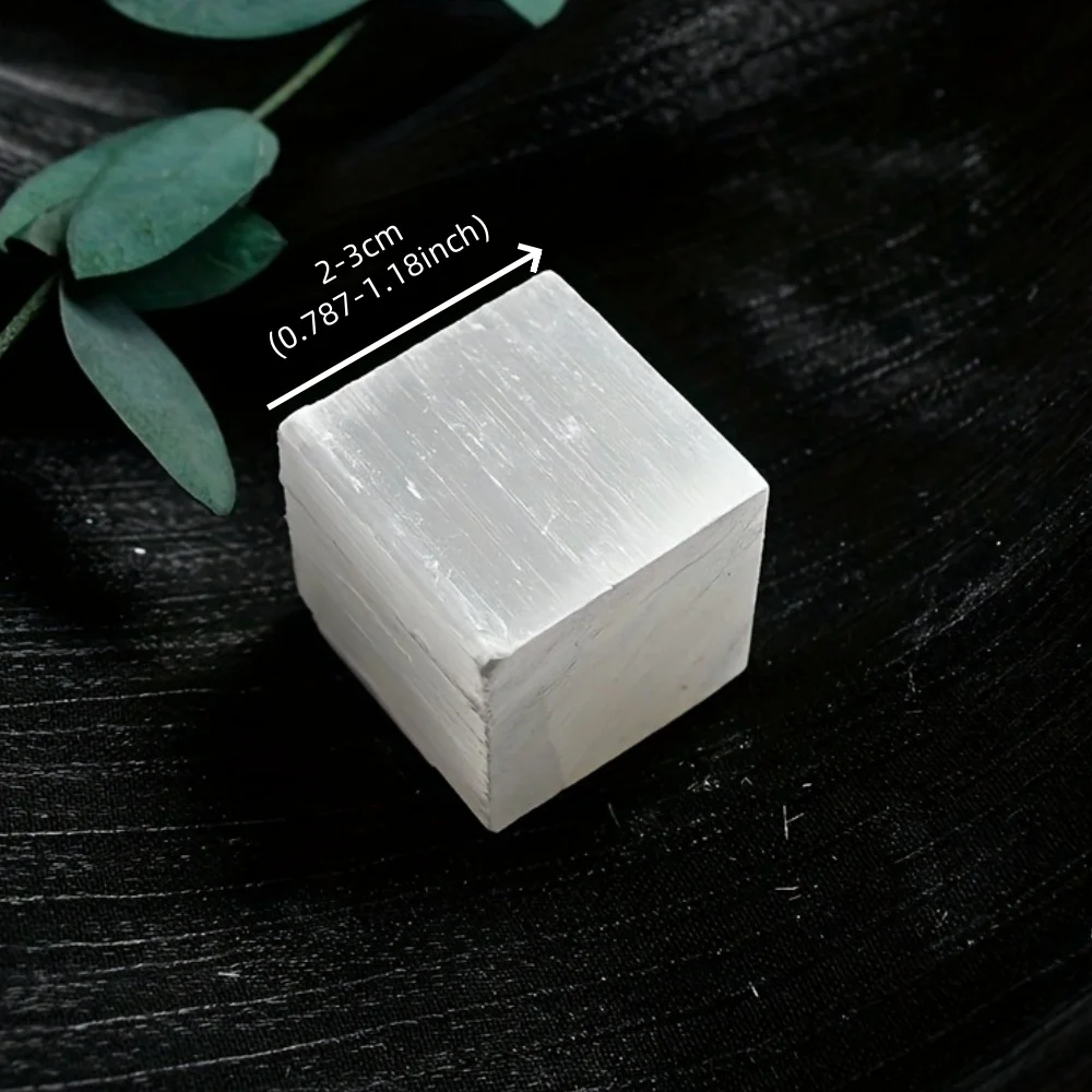 Cubo di selenite bianco naturale Guarigione Reiki Campione minerale Cubo di pietra di cristallo trasparente Cacciato Artigianato popolare per la decorazione domestica