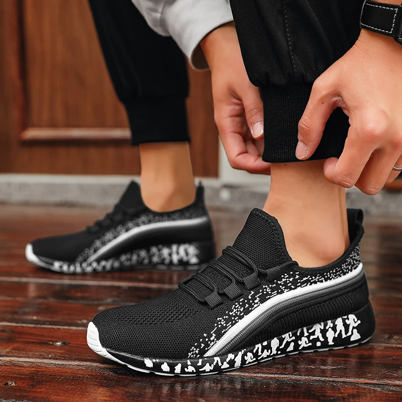 

Новая модель дышащей и легкой спортивной и повседневной обуви для студентов и активного отдыха, подходящая как для мужчин, так и для женщин.