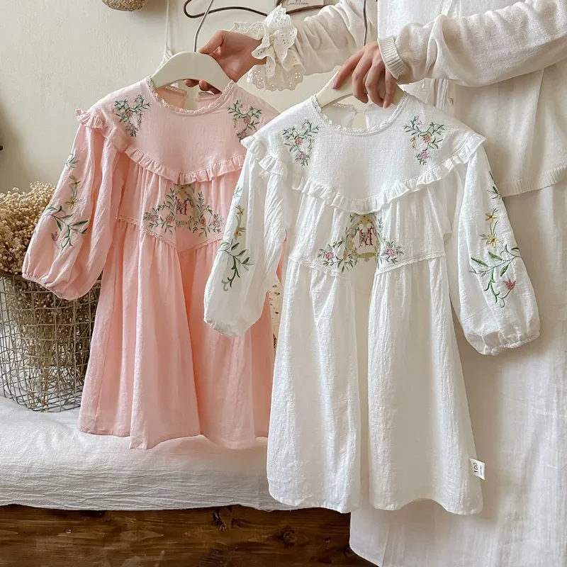 2024 Autumn French Retro Heavy Embroidery Bubble Sleeve Girls\' Dress Kids Round Neck Long Sleeved Lace Children\'s Dress