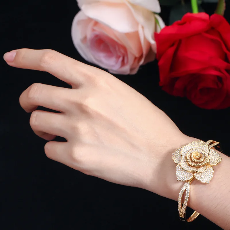 Fashion Creative Flower Bracelet Ultra Shiny Full Diamond Zircon Bangle Jewelry Accessory for Parties And Birthdays