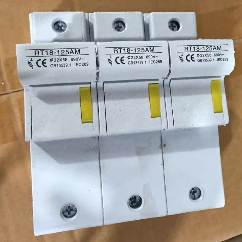 RT18-125AM 3P 22x58mm Standard AC Electric Fuse Suppliers AC Fuse Holder