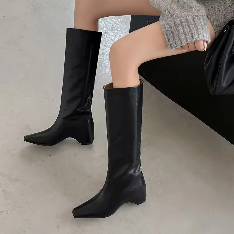 Women's 2026 New Solid Color Joker Sleeve Knight Knee Spring and Autumn Square Head Elegant Temperament and Knee Boots