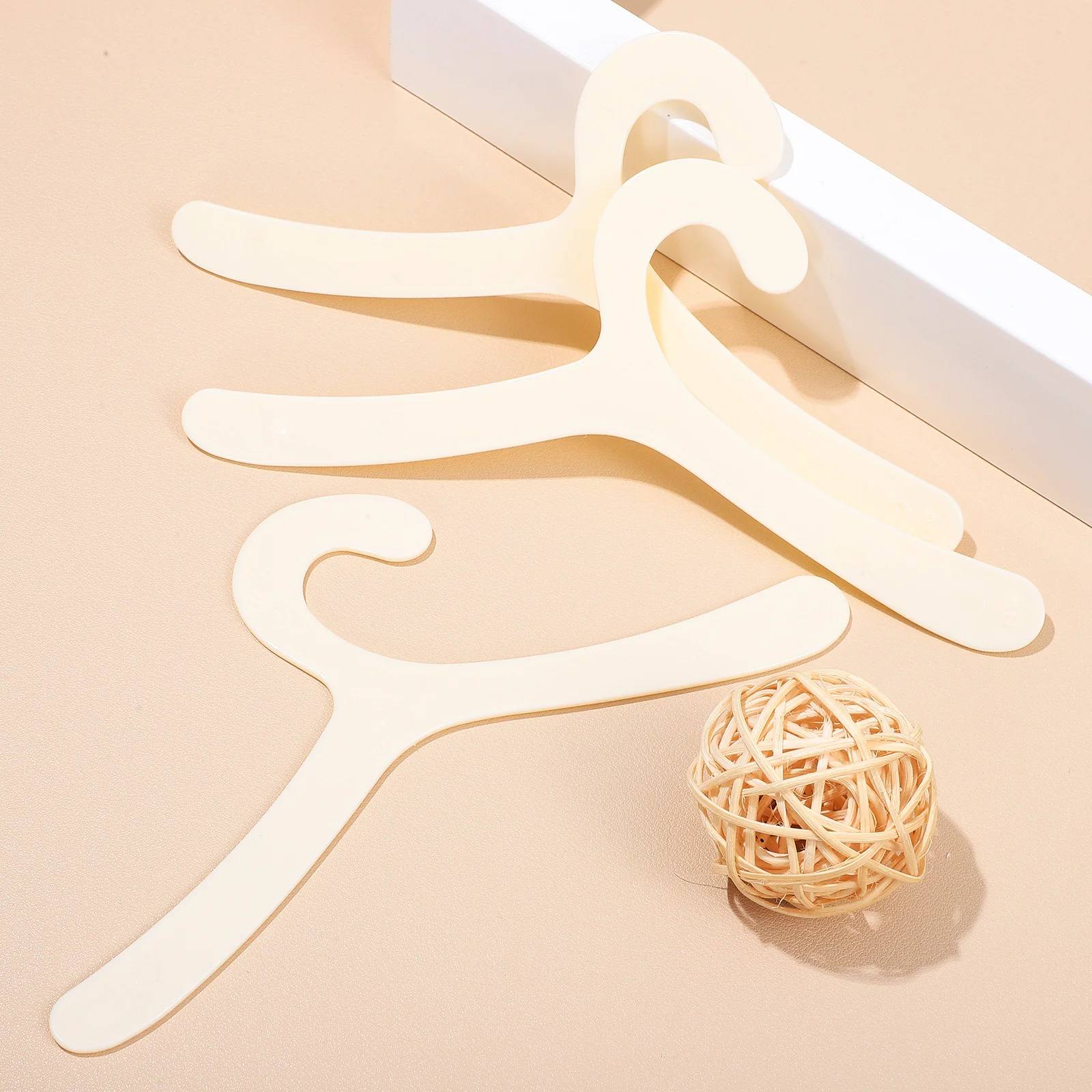 

40Pcs Pet Clothes Hangers Reusable Dog Cat Clothing Racks Compact Lightweight for Organizing and Drying Dog Clothes Hangers