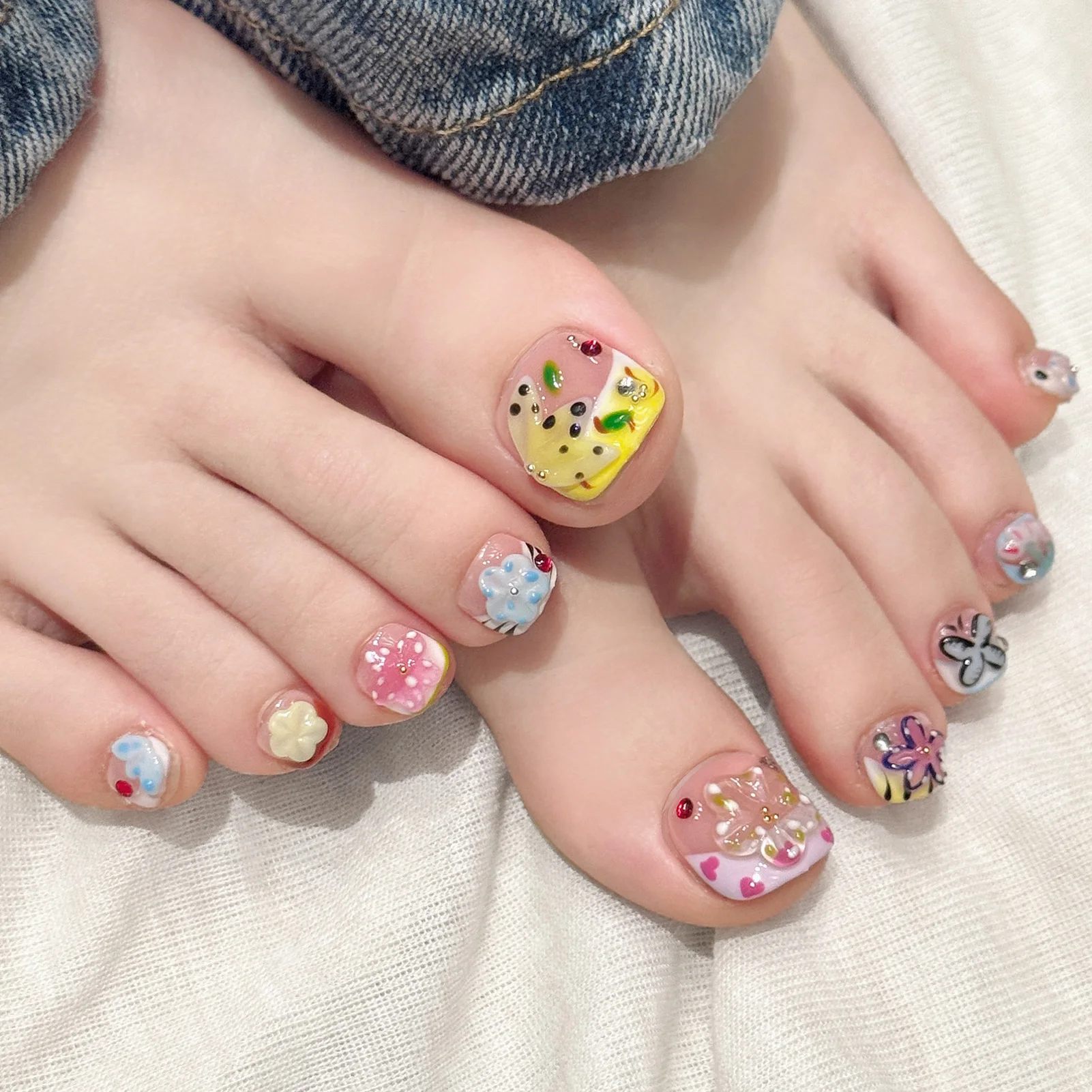 10pcs Hand-Painted Petals Design False Toe Nail Summer Sweet Butterfly Flower Decor Press on Toenails Wearable Reusable Manicure