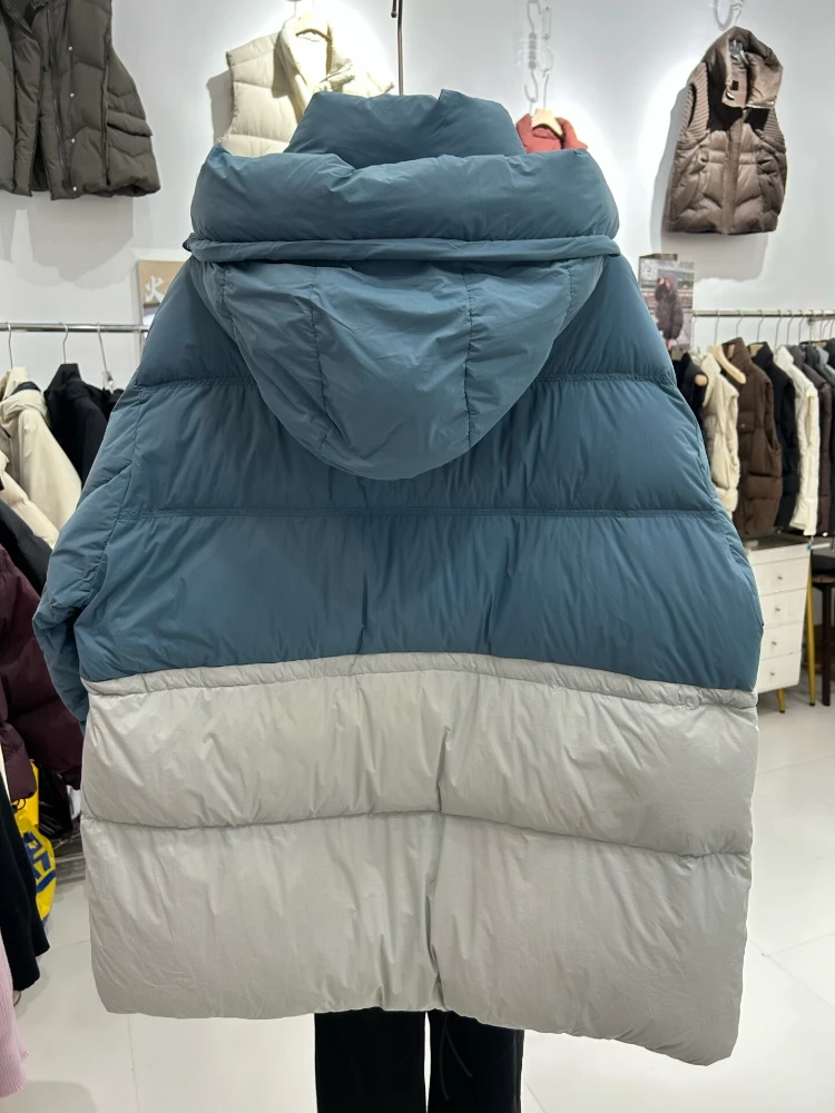 Damska kurtka puchowa średniej długości 2025 Nowa koreańska luźna parka z kapturem w kontrastowych kolorach Zimowa gruba, obszerna kurtka puchowa z 90% białego puchu kaczego