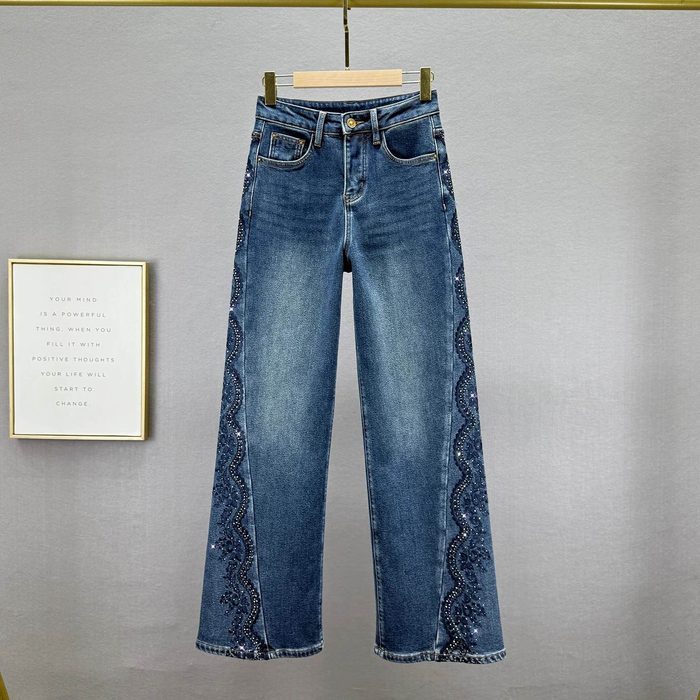 

Теплые женские джинсы длиной до пола на флисовой подкладке, новинка зимы 2025 года, свободные утягивающие широкие брюки с высокой талией в стиле ретро со стразами