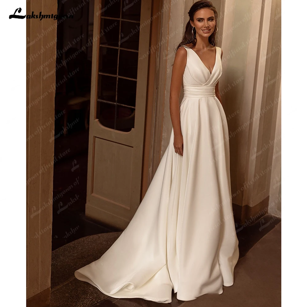 Lakshmigown-Vestido de novia moderno con cuello en V, sin mangas, plisado, satén, Simple, línea A, Espalda descubierta, tren de barrido