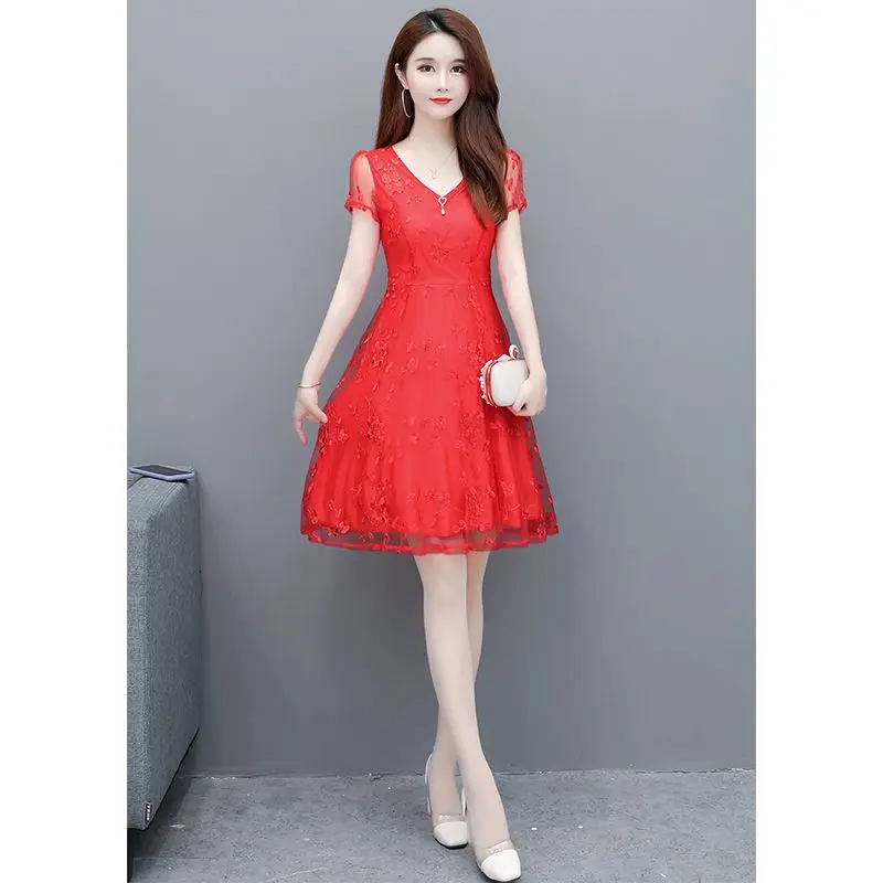 Elegante V-Ausschnitt Perlen Stickerei Gaze Party kleid Damen bekleidung Sommer neue lose Büro Dame Kurzarm Kleid