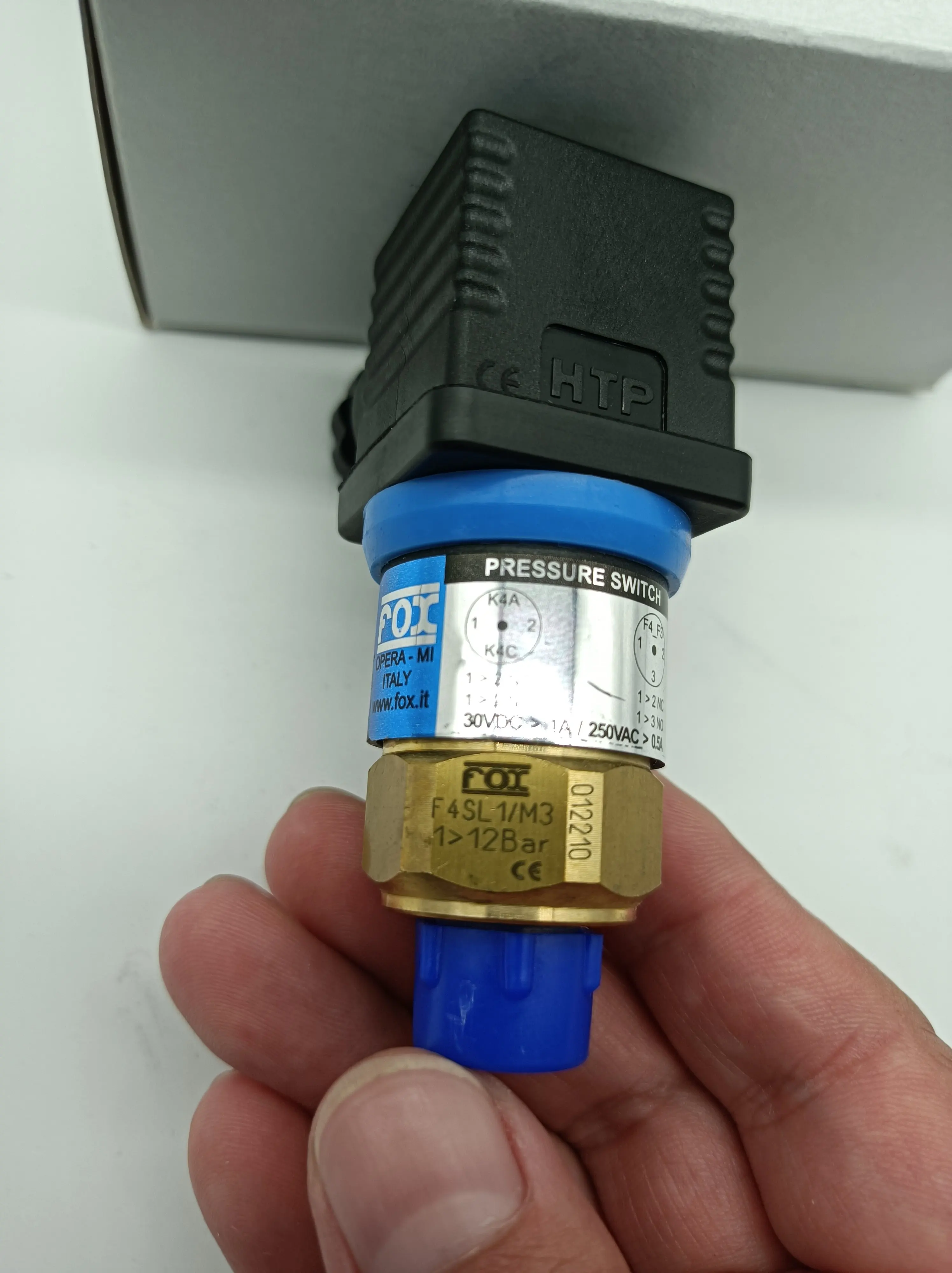 Italian FOX pressure switch/F4SL1/M3  Brand new, in stock