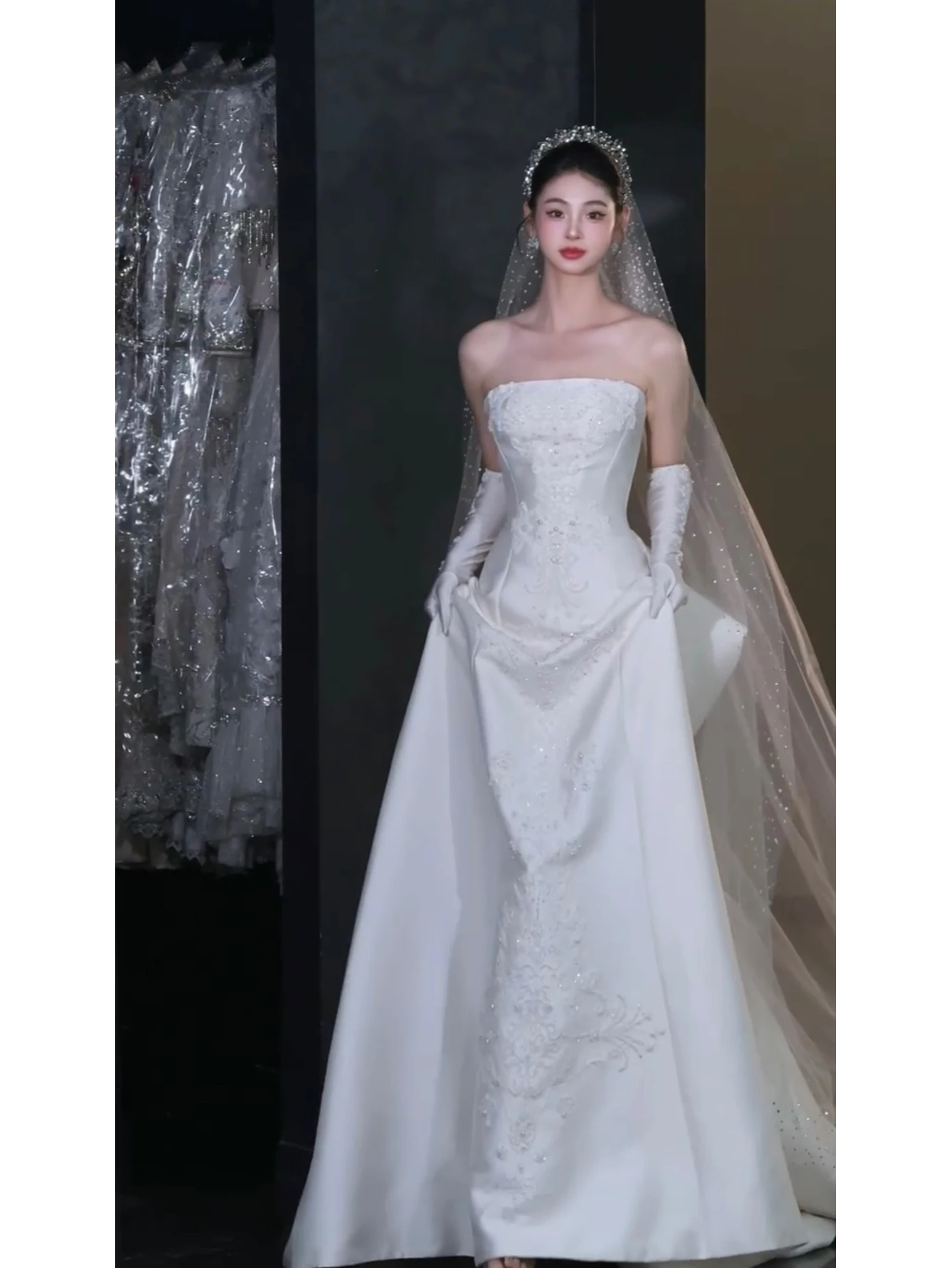 

Ретро-сатиновое свадебное платье без бретелек с шлейфом, простой дизайн, зимняя коллекция, женская версия класса люкс, новинка 2026 года