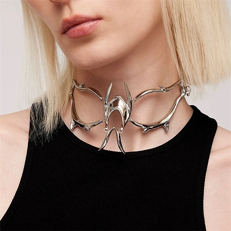 Creative Cyberpunk Streamlined Metal Clavicle Chain Personalized Fashion Gifts for Men and Women