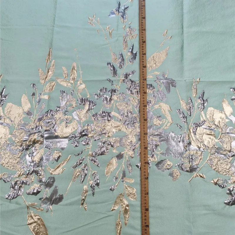 Luxurious metal wire jacquard positioning fabric performance dress brocade satin clothing three-dimensional