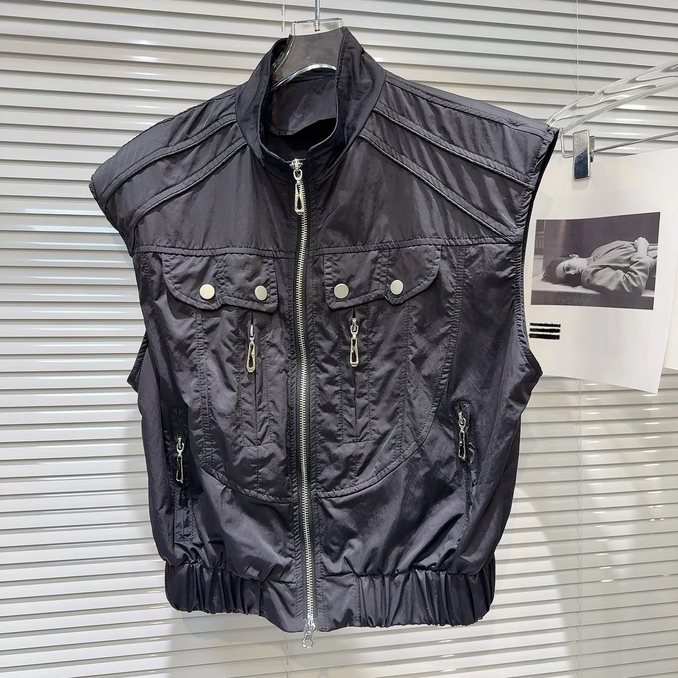 

Retro Biker Sle Women's Vest Spring 2026 Svel Stand Collar Metal Zipper ket Design Faionable Trendy Ladies' Jaet