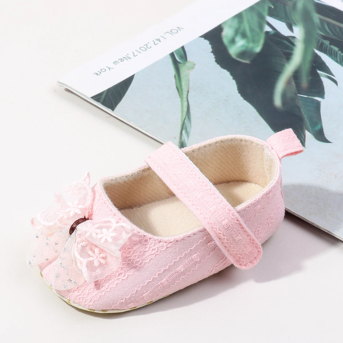 ربيع حار بيع تصميم جديد الوليد الطفل بنات أول المشي في الهواء الطلق الأميرة حذاء طفل صغير مع نعل ناعم ومريح